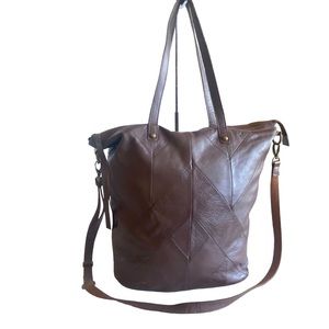 Lucky brand brown leather bucket shoulder/crossbody bag (bG)